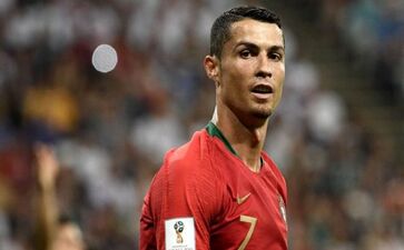 中国游戏大国，出海收入和国内市场近600亿美金全球市场2000亿美金的一部分，欧盟市场收入的3倍，中国人口估计和欧洲人口...